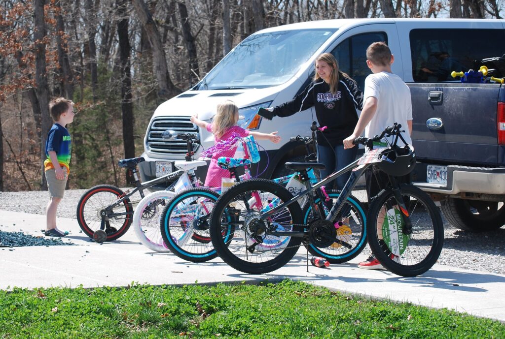Coyote Hill Foster Care Ministries Kids Get New Bikes - coyotehill.org 